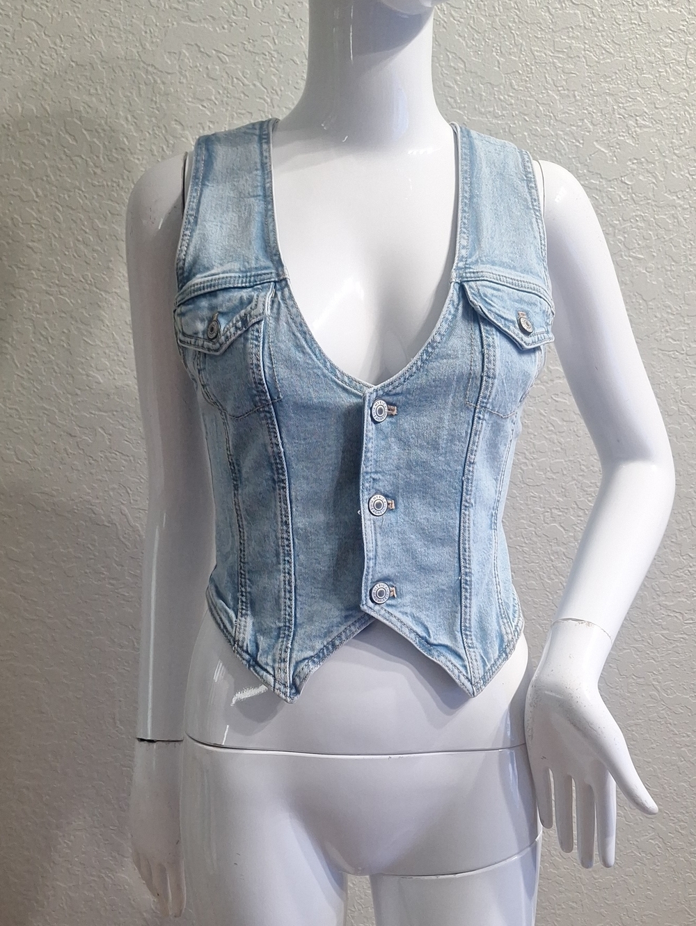 American Eagle Light Wash Jean Vest